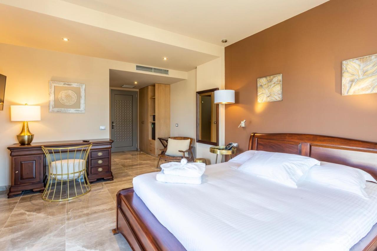 Elysian Luxury Hotel And Spa Каламата Екстер'єр фото